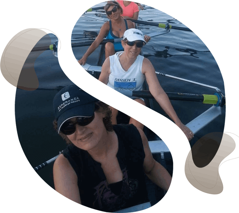 Female Paddlers Posing for a Pic